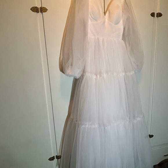 Dresses & Skirts - New Tulle Wedding Gown